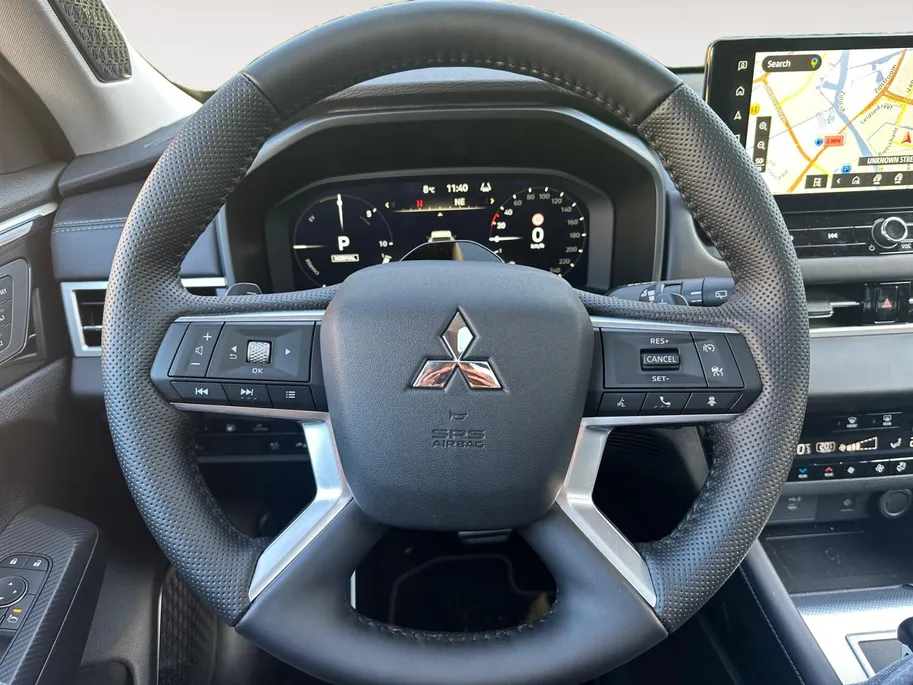 Mitsubishi Outlander 2.4 PHEV Instyle Leer | Electrische stoelverstelling met geheugen | Trekhaak afneembaar | Head-up display | Open dak panorama | 230Volt aansluiting in kofferruimte