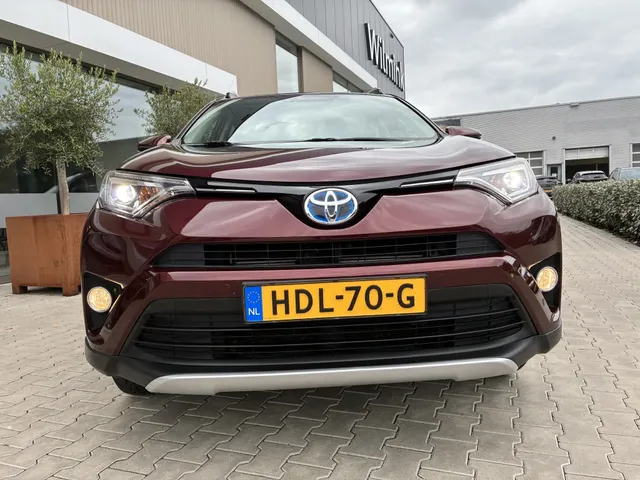 Toyota RAV4 2.5 Hybrid AWD Style