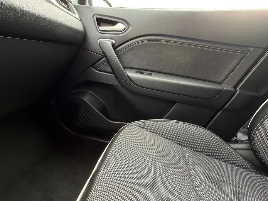 Renault Captur 1.0 TCe 90 techno Zeer lage kilometerstand  , Apple Carplay/Android Auto , navi , cruise , camera , lm velgen , parkeersensor , tel , usb .