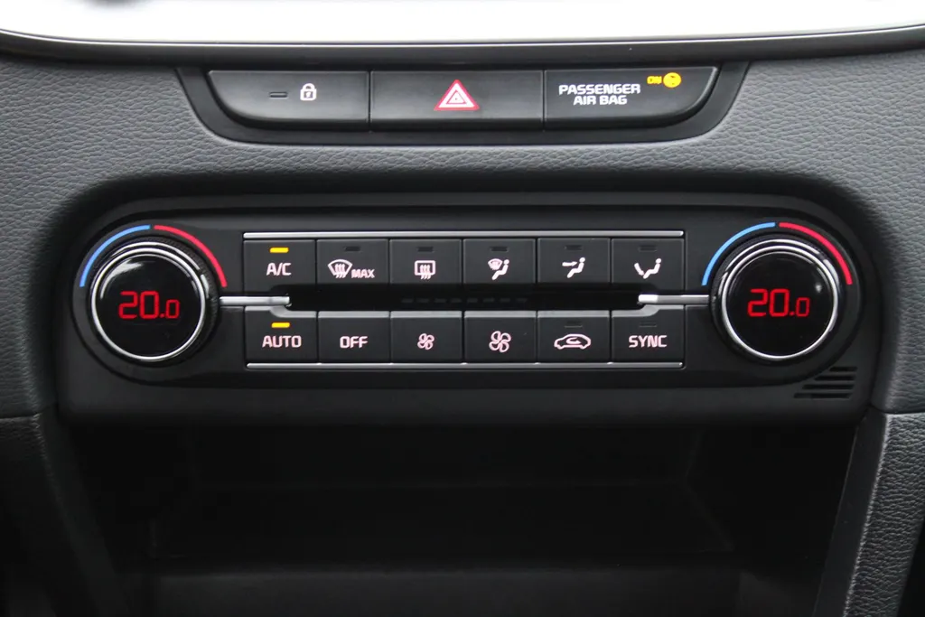 Kia Ceed Sportswagon 1.5 T-GDi MHEV DynamicLine | Navi | Camera | Clima | Cruise | 17' GT-Line velgen | LED | Apple Carplay | Android Auto |