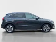 Kia e-Niro DynamicPlusLine 64 kWh | Climate control | Navigatie | Parkeercamera | Stoel + stuurverwarming | Keyless | Schuif-kanteldak | Line assist |