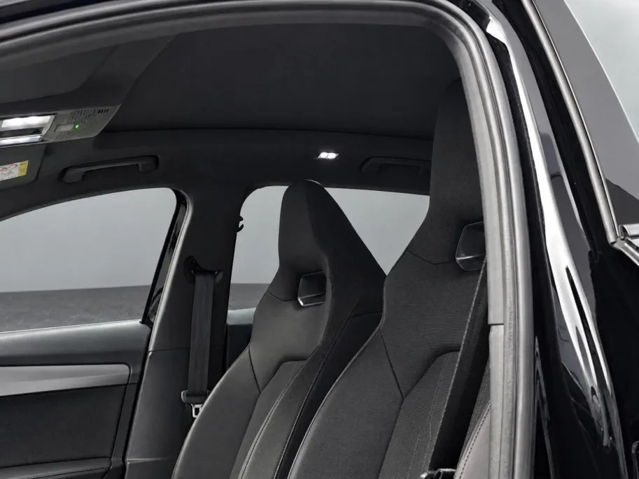 CUPRA Formentor 1.4 e-Hybrid VZ 245pk DSG Performance · Panoramadak · Inklap. Trekhaak · Camera · Keyless · Dodehoeksensor · Stuur- & Stoelverwarming ·