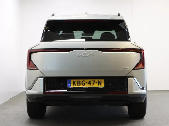 Kia EV5 GT-Line Business Edition 81.4 kWh Afneembare trekhaak & 4 Seizoensbanden