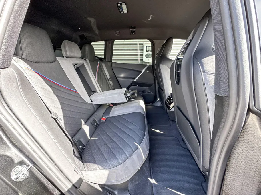 BMW iX xDrive45 101 kWh
