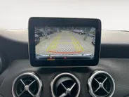 Mercedes-Benz GLA 180 Business Solution Limited | achteruitrijcamera | cruise control | start/stop systeem | Bluetooth telefoonvoorbereiding | schakelmogelijkheid aan stuurwiel |