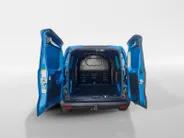 Ford E-Transit Cour. Limited 44 kWh | 1e eigenaar | Automaat | Trekhaak | Adapt. Cruise control | BLIS | Winter pack | Parkeersensoren voor en achter | Achteruitrijcamera | Navigatie | Apple carplay & Android auto | Fabrieksgarantie |