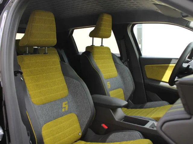 Renault 5 comfort range iconic cinq 52 kWh *  Vermelde prijs is inclusief de korting t.w.v. 1600,- *