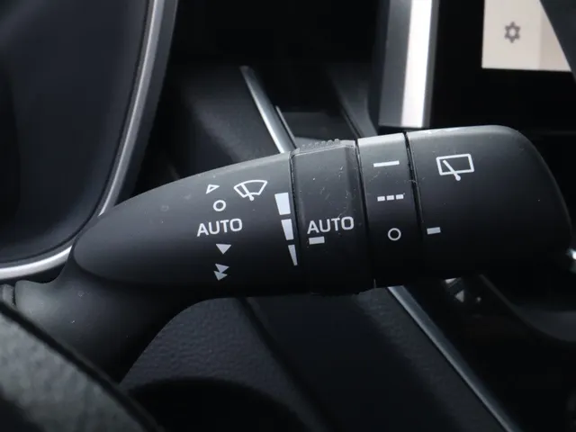 Toyota Corolla Cross Hybrid 140 Dynamic | Stoel/Stuur verwarm | All Season | Elek. kofferbakklep VERKOCHT