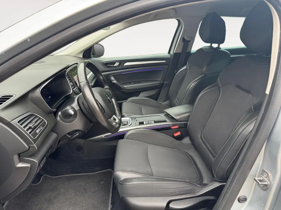 Renault Mégane Estate 1.3 TCe 140 Techno | AUTOMAAT | NAVI | Climate | CAMERA | CRUISE CONTROLE | APPLE CARPLAY / ANDROID AUTO | TREKHAAK (TREKGEWICHT 1750KG)
