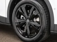 Volkswagen ID.4 Limited Edition 58 kWh accu 190 PK · Achteruitrijcamera · Draadloze telefoonlader · Trekhaak, elektrisch uitklapbaar · Voorraad OUTLET · Prijs is inclusief inruilpremie ·