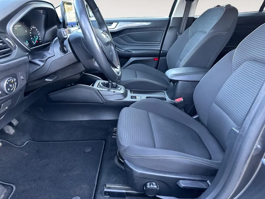 Ford Focus Wagon 1.0 EcoBoost Titanium Business | B&O | Adaptieve Cruise Control | Winter Pack | Privacy Glass | Navigatie | All weather banden