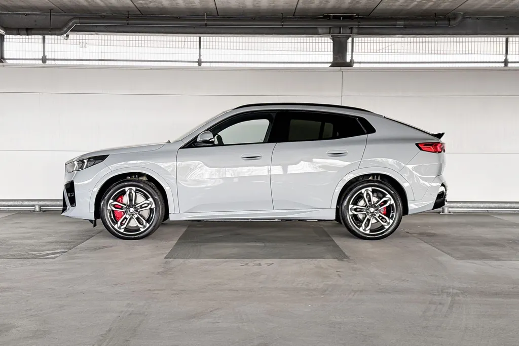 BMW iX2 eDrive20 67 kWh M Sport Edition