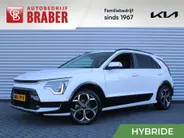 Kia Niro 1.6 GDi Hybrid ExecutiveLine | Camera | Leer | Schuifdak | Stoelverwarming+ventilatie | Elektr. stoelverstelling + achterklep | 18' LM | HUD |