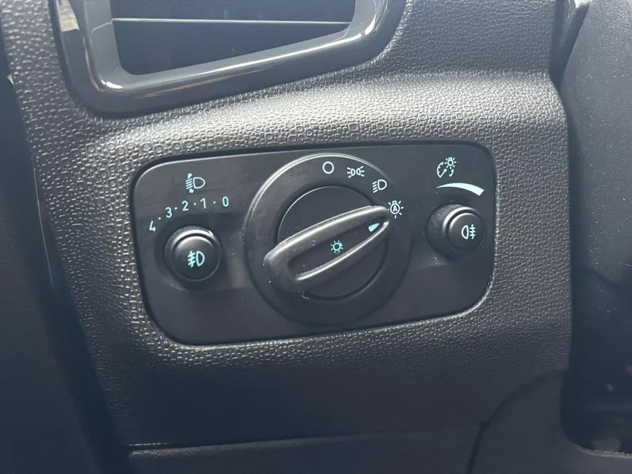 Ford EcoSport 1.5 Ti-VCT Titanium | Dealeronderhouden! | Trekhaak | Cruise Control | Stoel-en voorruitverwarming | Parkeersensoren achter |