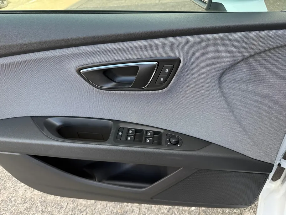 SEAT Leon ST 1.0 EcoTSI Style | Cruise control | Navigatie |
