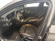 Mercedes-Benz A-Klasse 200 Launch Edition Premium AUTOMAAT AMBIENT LIGHT NAVI AIRCO CAMERA CRUISE CONTROLE AMBIANCE VERLICHTING APPLE CARPLAY ANDRIOD AUTO AMG PAKKET ZEER MOOIE AUTO