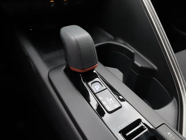 Toyota C-HR 2.0 PHEV 220 First Edition | Trekhaak | Stuur en stoelverwarming VERKOCHT