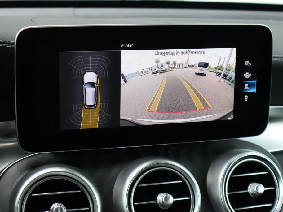 Mercedes-Benz GLC 300e 4MATIC Business Solution AMG l Trekhaak l Stoelverwarming l Achteruitrij camera