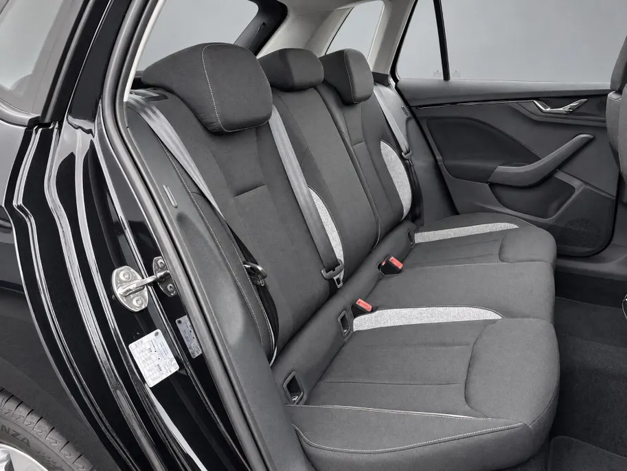 Škoda Kamiq Selection 1.0 TSI 85 kW / 115 PK SUV 6 versn. Hand | Metallic Lak | 16'' Lichtmetalen Velgen | Privatelease 369,- PM | 1.000,- inruilpremie