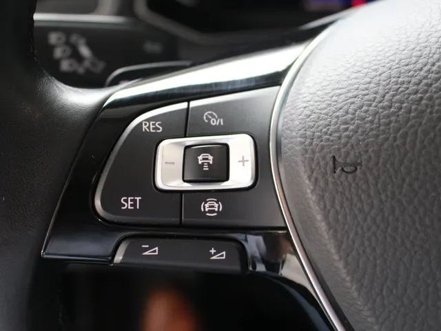 Volkswagen T-Roc 1.5 TSI Sport Navigatie | parkeercamera | Cruise Control | Climate Control |  Eerste Eigenaar