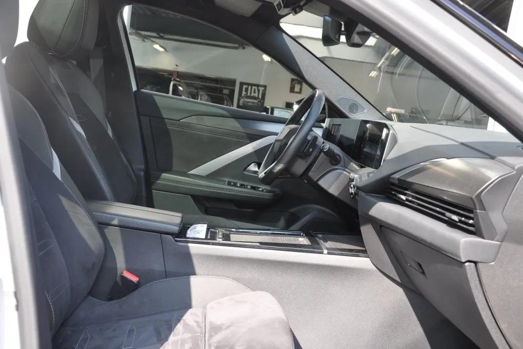 Opel Astra Sports Tourer 1.2 Turbo GS 19 inch Comfort Pakket Pano dak