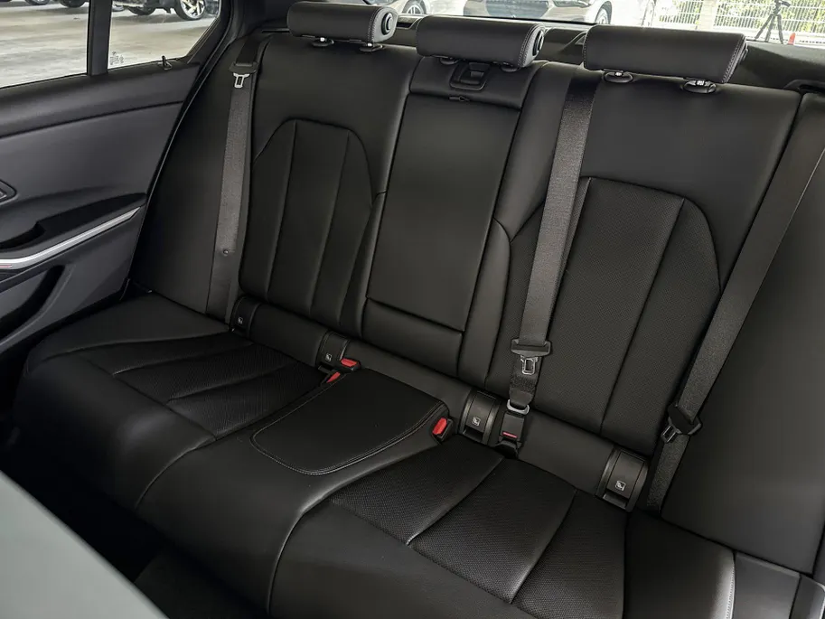 BMW 3 Serie Sedan 330e
