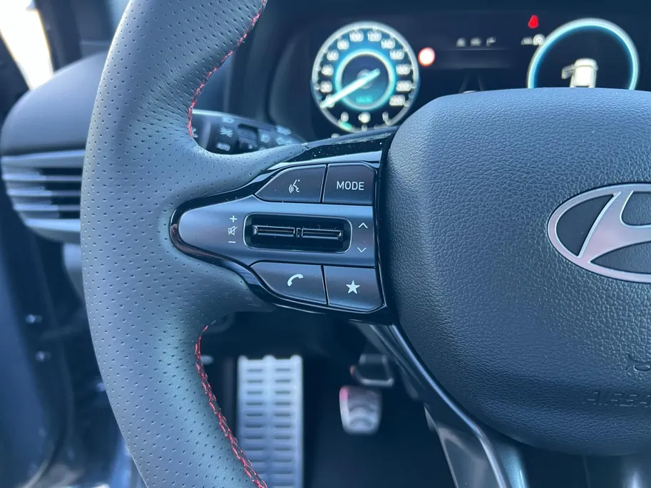 Hyundai i20 1.0 T-GDI N Line Automaat | Navigatie | Schuif-/kanteldak | Camera | Sportuitvoering |