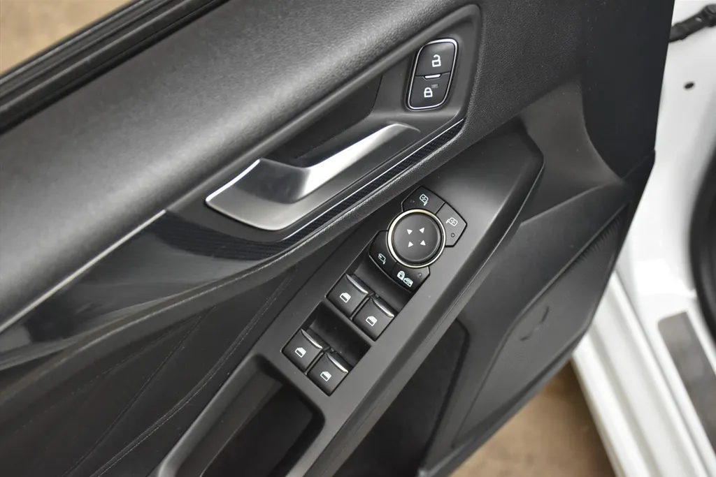 Ford Focus Wagon 1.0 EcoBoost 125pk Automaat ST Line