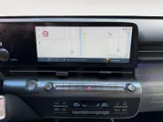 Hyundai Kona 1.6 GDI HEV Premium Sky | Schuif-/kanteldak | Navigatie | Apple Carplay/ Android auto |  360 camera | Stuur-/Stoelverwarming | Stoelventilatie | DEALER AUTO!!