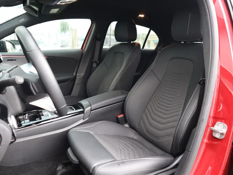 Mercedes-Benz A-Klasse 250 e Star Edition Luxury Line l Trekhaak l Keyless l Stoelverwarming