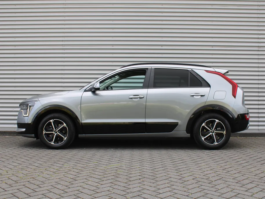 Kia Niro 1.6 GDi Hybrid DynamicPlusLine | Schuif-/kanteldak | Stuur-/stoelverwarming | Cruise adapt. | Camera | Clima | 16' LM |