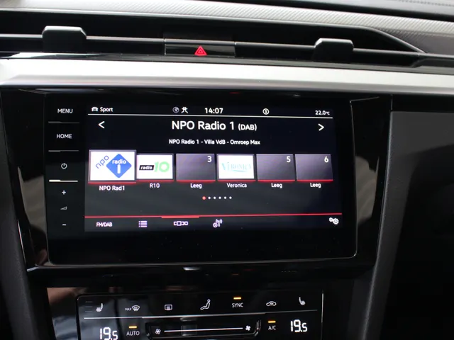 Volkswagen Arteon Shooting Brake 2.0 TSI R-Line Panoramadak | Leder | DCC | IQ-Light | 20' Nashville velgen | Harman Kardon Audio