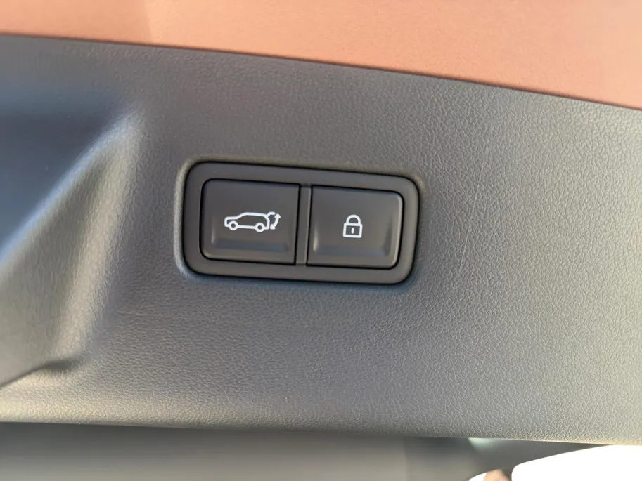 Hyundai Santa Fe 1.6 T-GDI PHEV Black Line 4WD 6p | Z&Z Topdeal! | Van €71.090,-, nu voor €59.090,-