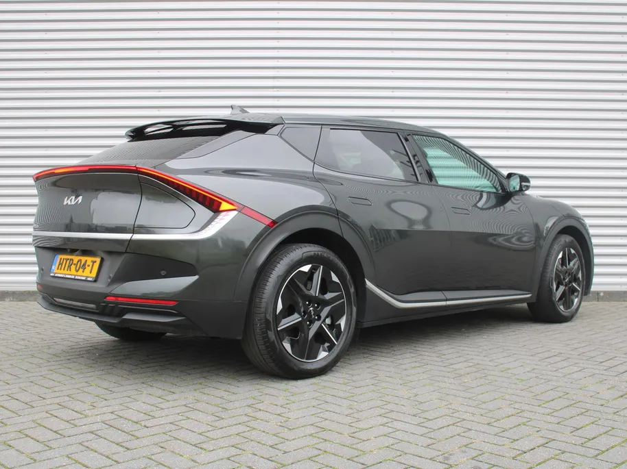 Kia EV6 Air 84 kWh | Stuur-/stoelverwarming | Camera | Cruise adapt. | Telefoonlader | Clima | Navi | 19' LM | LED | Apple Carplay/Android Auto |
