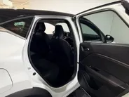 Renault Captur 130PK TCe Initiale Paris Automaat | 1e eigenaar | 360 Camera | Stoelverwarming | Navi | Apple CarPlay/Android Auto | Leder | Adaptive Cruise Control | Climate Control | Full LED | Lichtmetalen Velgen |