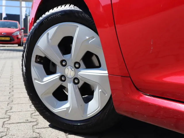 Suzuki Swift 1.2 Select Hybrid AdaptiveCruise | Carplay