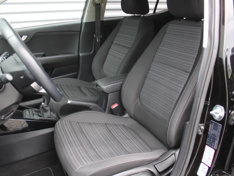 Kia Stonic 1.0 T-GDi MHEV DynamicPlusLine | Trekhaak | 15' LM | Clima | Cruise | Navi | Camera | LED | Keyless | 1e eigenaar |