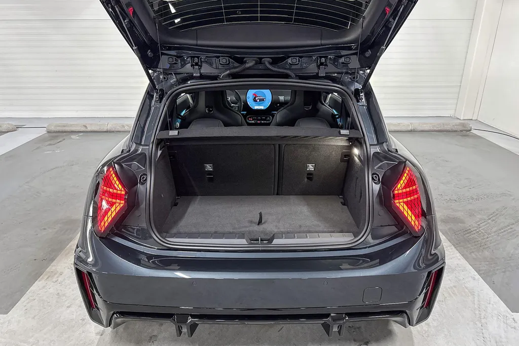 MINI Cooper 3-deurs Electric E John Cooper Works L