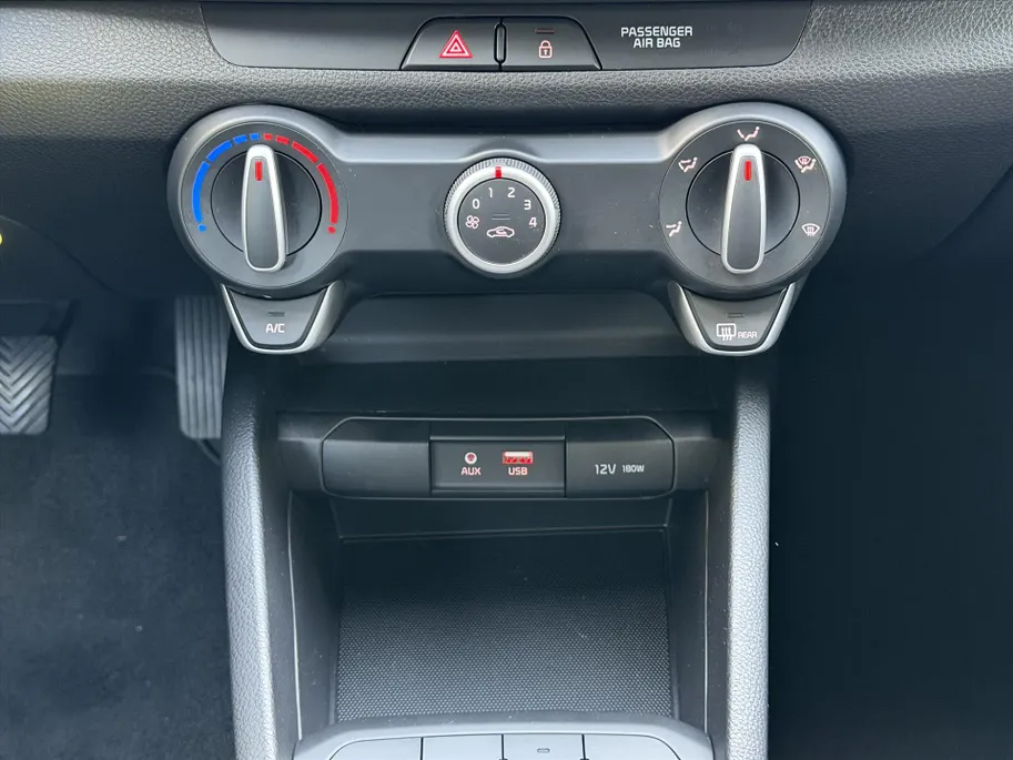 Kia Stonic 1.2 MPi 84pk ComfortPlusLine Navigator l Trekhaak l