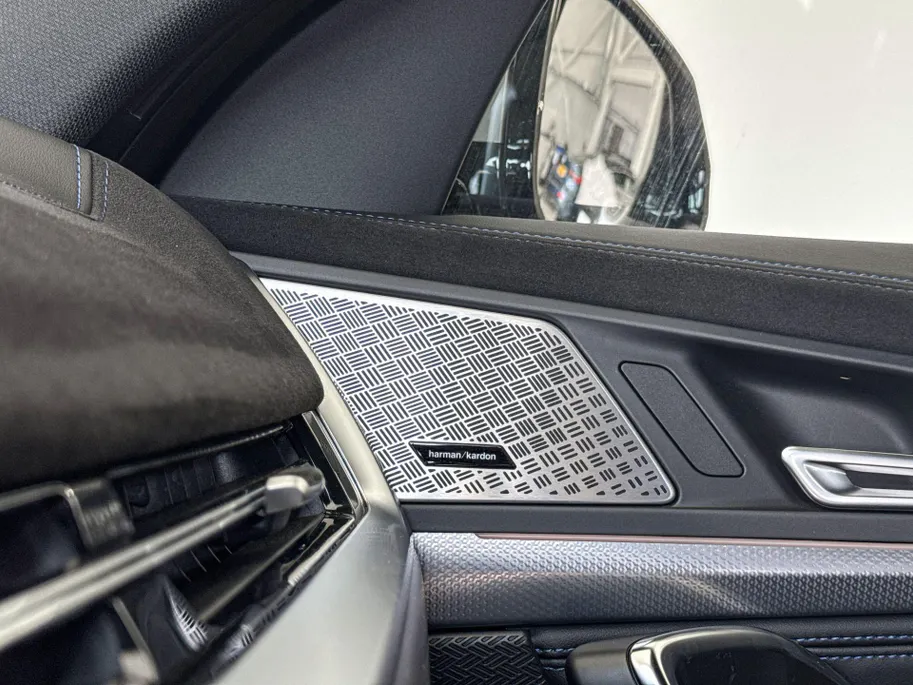 BMW iX2 eDrive20 67 kWh
