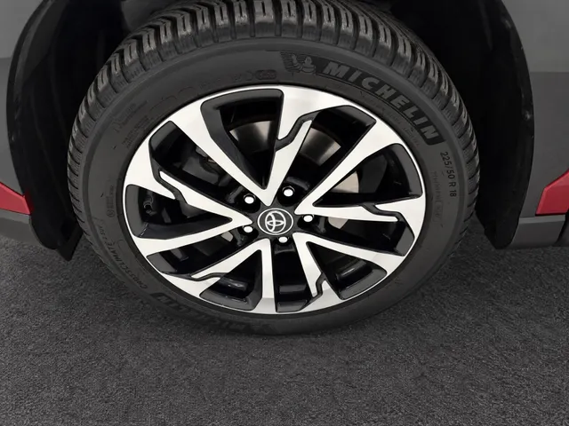 Toyota Corolla Cross 2.0 HP Hybrid Launch Edition | Panoramadak | All Seasons