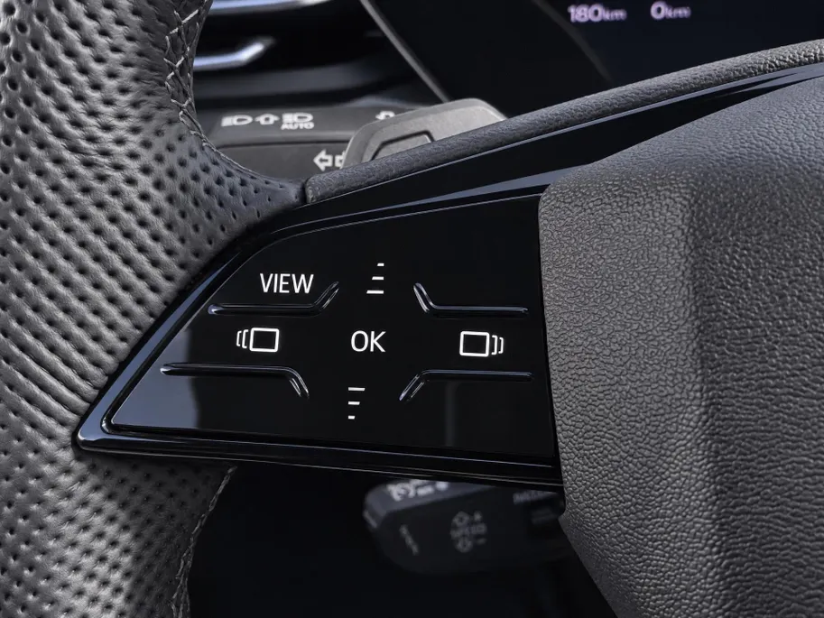 Audi Q5 2.0TFSIe-hybrid 270kW/367PK quattro S edition · Trekhaak · Leder · Camera · Apple/Android Car Play · Drive select · Garantie t/m 25-02-2028