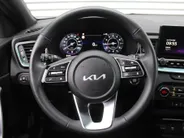Kia Ceed Sportswagon 1.0 T-GDi MHEV Design Edition | Stuur-/stoelverwarming | Cruise adapt. | Camera | 16' LM | Elek. achterklep | JBL audio | LED |