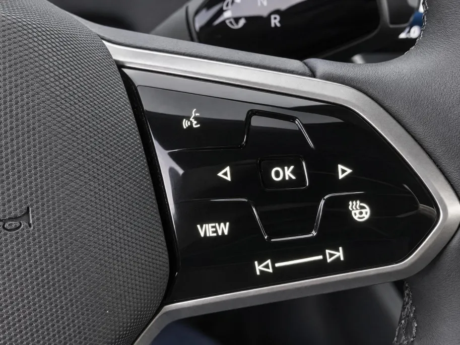 Volkswagen ID.7 Tourer Pro 77 kWh 210kW/286PK · Trekhaak · Navigatie · 360°Camera + parkeersensoren · Garantie t/m 17-10-2027