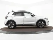 Volkswagen T-Cross 1.5 TSI 150pk DSG R-Line Edition Camera · Afneembare trekhaak · Stoelverwarming · Matrix LED · Apple/Android Car Play · 17'Velgen ·