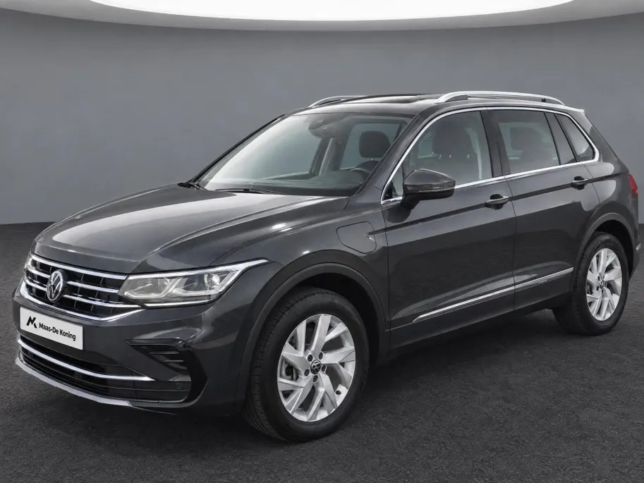 Volkswagen Tiguan 1.4TSIeHybrid 180kW/245PK Elegance · Panoramadak · Camera + Parkeersensoren · Navigatie · Apple/Android Car Play ·