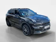 Lynk & Co 01 1.5 PHEV 260pk Black Pack | NL Auto | Zwarte hemel | Trekhaak | Panodak | Stoelverwarming | LED | Etc.
