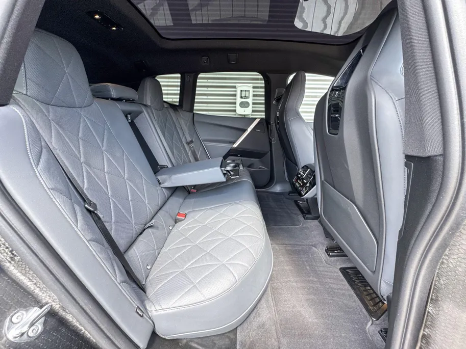 BMW iX xDrive40 Business Edition Plus 77 kWh