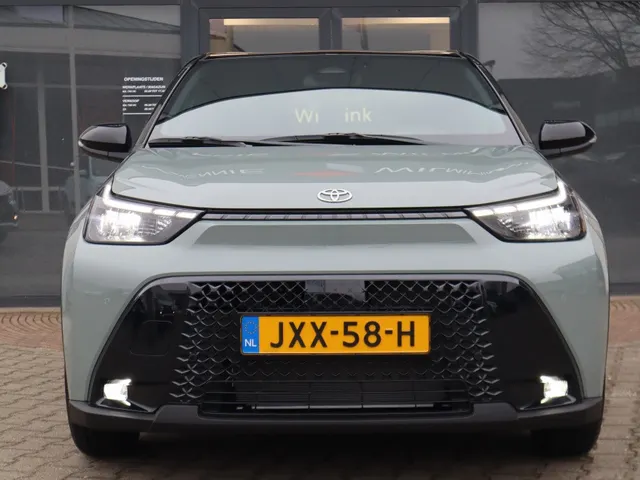 Toyota Aygo X Hybrid 115 pulse Bi-Tone | Easy Pack VERKOCHT