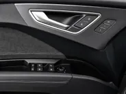 Audi Q4 e-tron S edition quattro performance 82 kWh 340 pk · Panorama dak · Tech Pro · Bijrijdersdisplay · Sonos · NIEUW MODEL!!